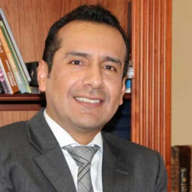 Luis Tobar Pesántez